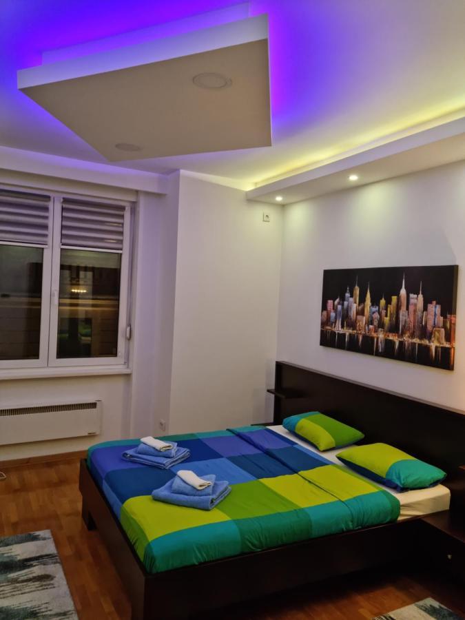 De Luxe Republic Square Apartment Of 100Sqm เบลเกรด ภายนอก รูปภาพ