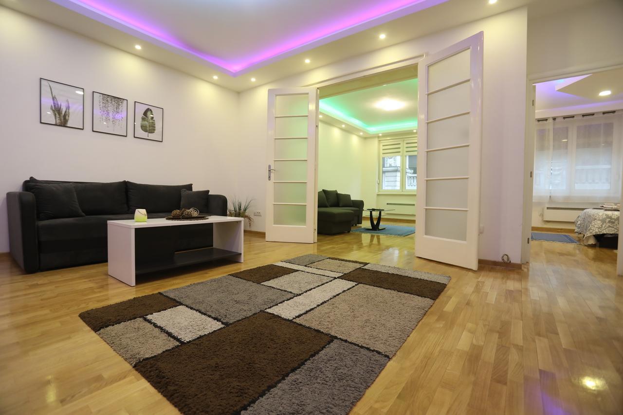 De Luxe Republic Square Apartment Of 100Sqm เบลเกรด ภายนอก รูปภาพ