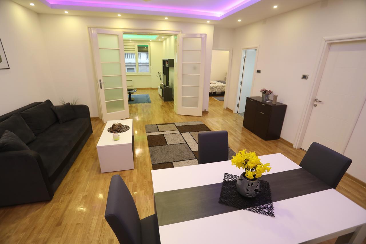 De Luxe Republic Square Apartment Of 100Sqm เบลเกรด ภายนอก รูปภาพ