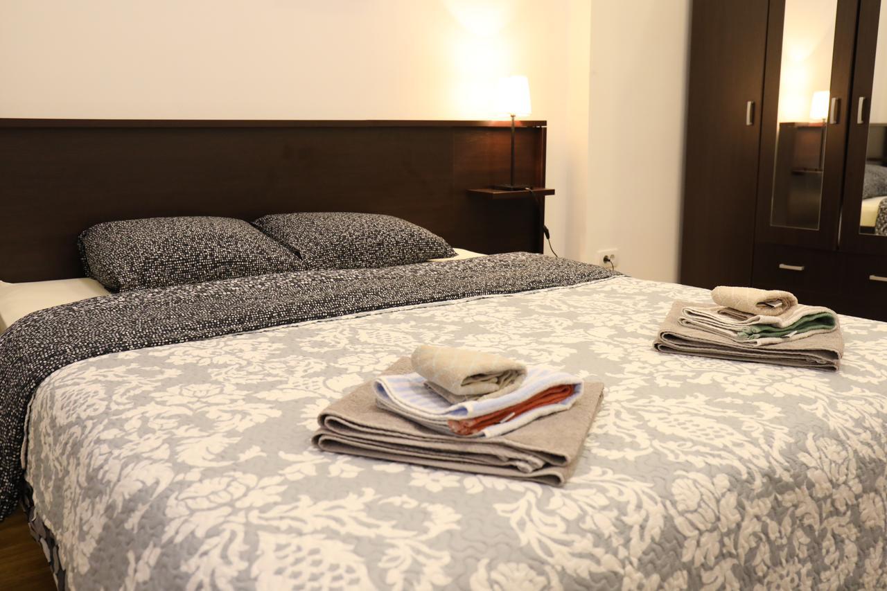 De Luxe Republic Square Apartment Of 100Sqm เบลเกรด ภายนอก รูปภาพ
