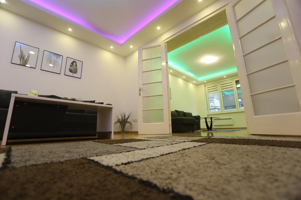 De Luxe Republic Square Apartment Of 100Sqm เบลเกรด ภายนอก รูปภาพ